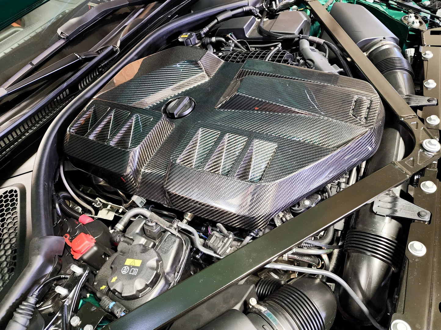 G80 CARBON FIBER ENGINE COVER